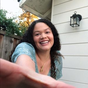 Meet your Posher, Lauren